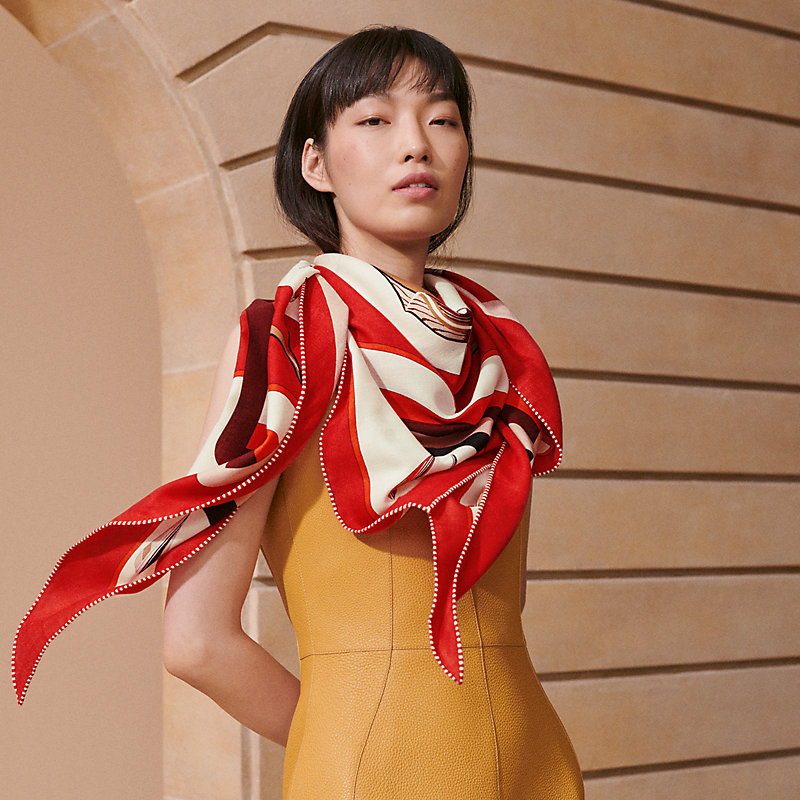 上品【HERMES】Arcs-en-Ciel giant triangle  三角形スカーフ Arcs-en-Ciel giant triangle | Hermès USA